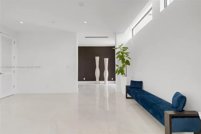 a view of a yard with palm tree