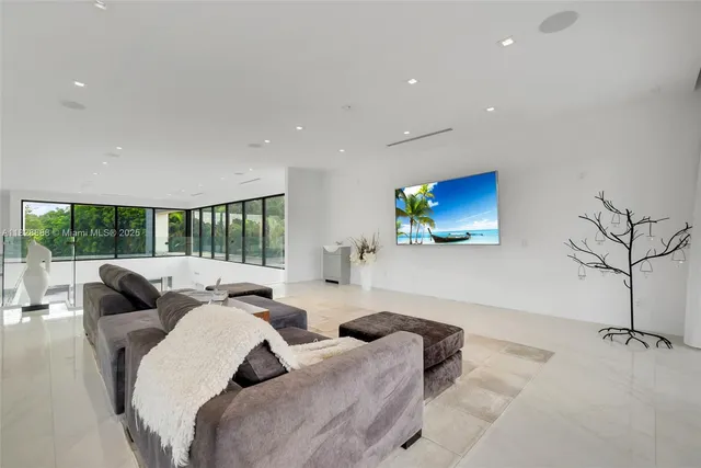 $6,495,000 | 13441 Mustang Trail, Southwest Ranches, FL 33330