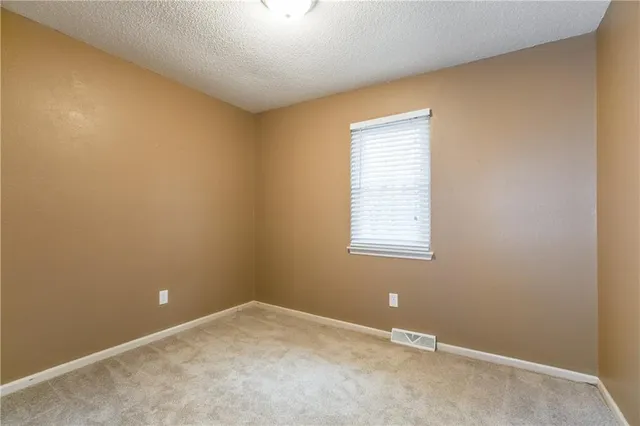 $1,885 | 3016 Southeast 3rd Street, Blue Springs, MO 64014