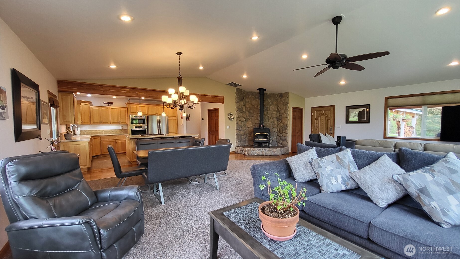 41 Decoy Road Republic, WA 99166 - Photo 10 of 39