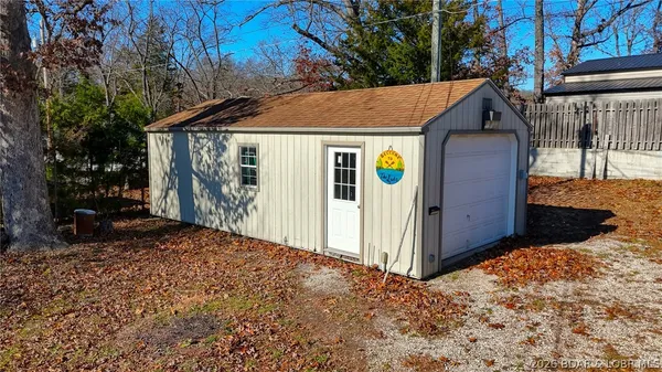 $200,000 | 267 Long Acres Drive, Sunrise Beach, MO 65079