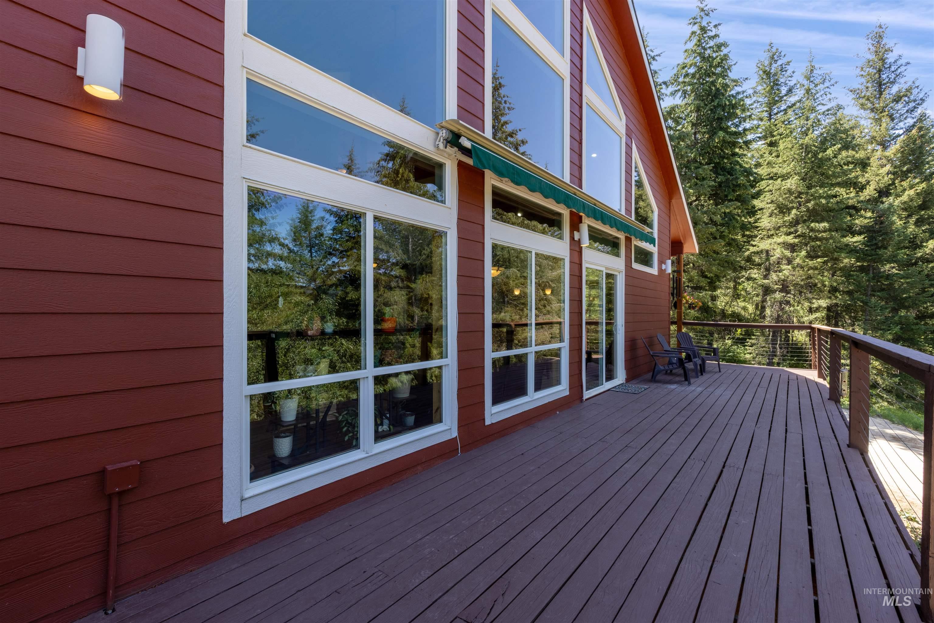 60 Highland Road Boise, ID 83716 - Photo 6 of 42 View of wooden deck