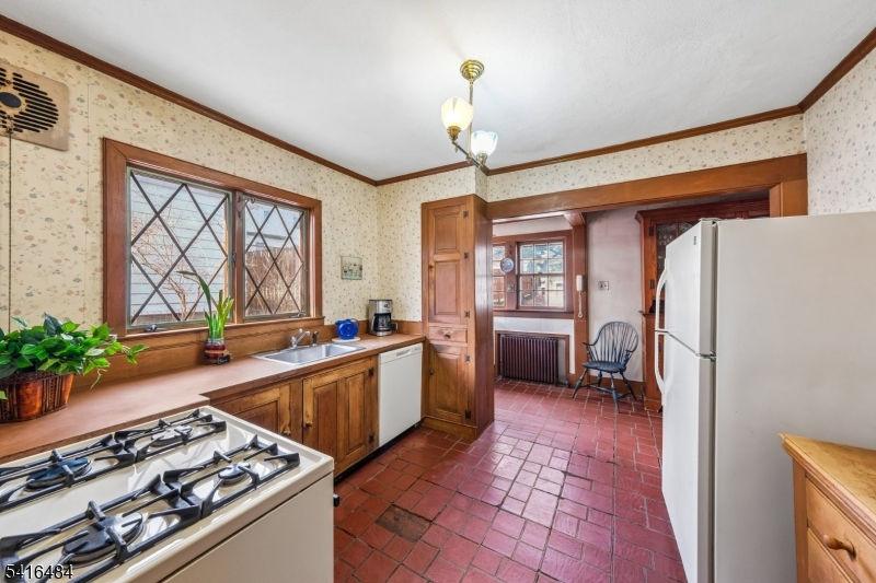 43 Ridgeview Avenue West Orange, NJ 07052 - Photo 12 of 31