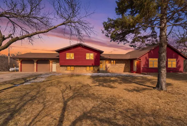 $595,000 | 22364 45th Avenue, St. Augusta, MN 56301