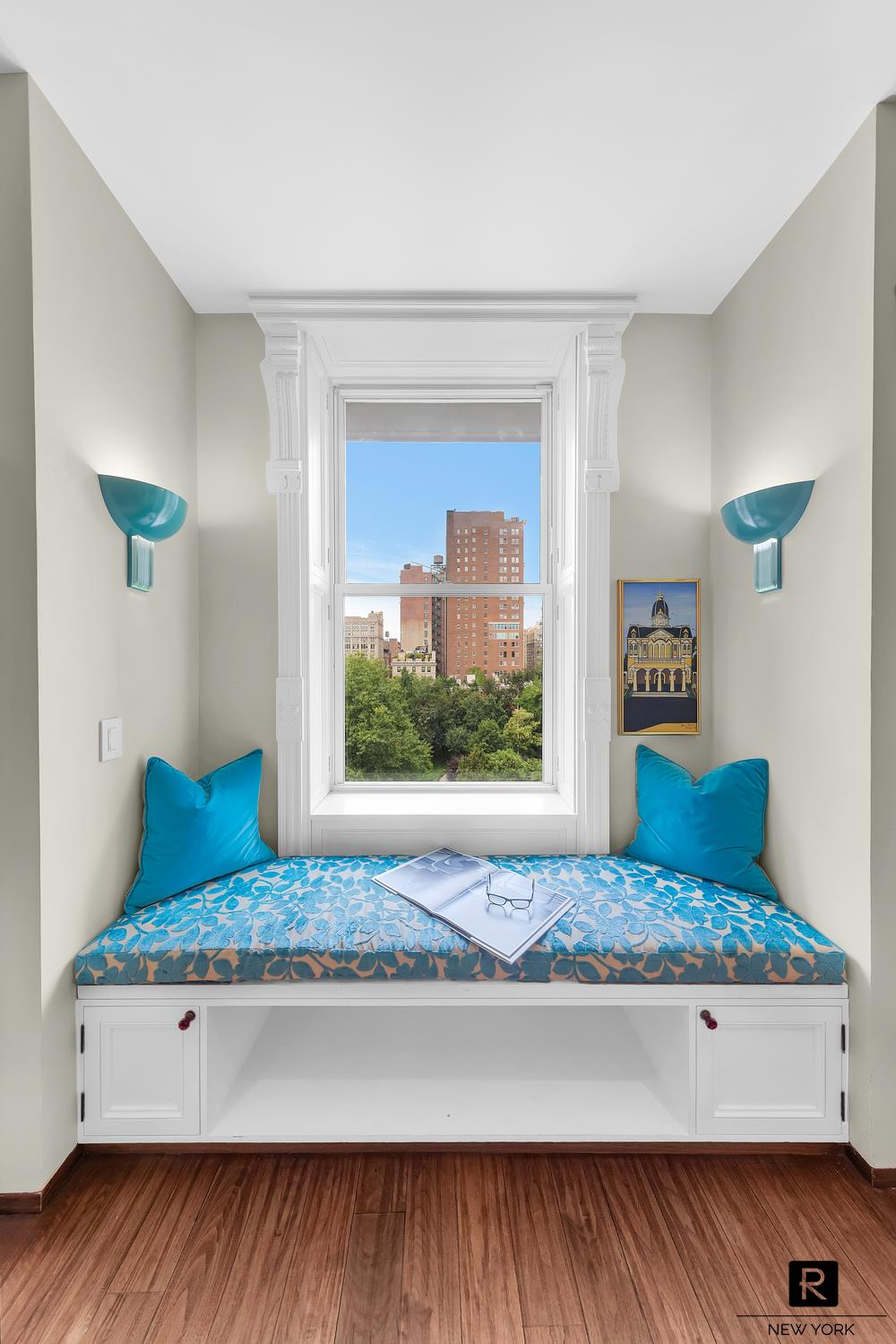 34 Gramercy Park East, Unit PHB Manhattan, NY 10003 - Photo 2 of 20 a living room with a rug floor and a table