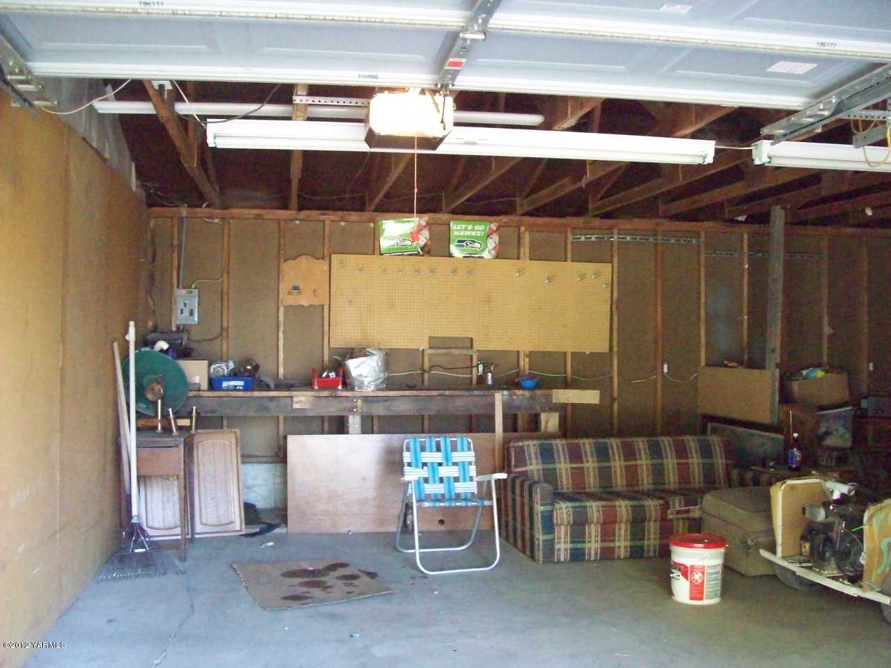 181 Spike Road Outlook, WA 98938 - Photo 5 of 7 a view of store room with outdoor seating