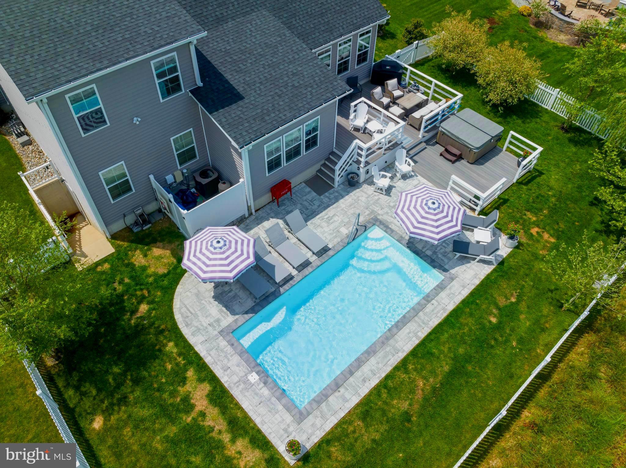 321 Valley Road Milton, DE 19968 - Photo 7 of 49 Basement entry access from back yard on the left