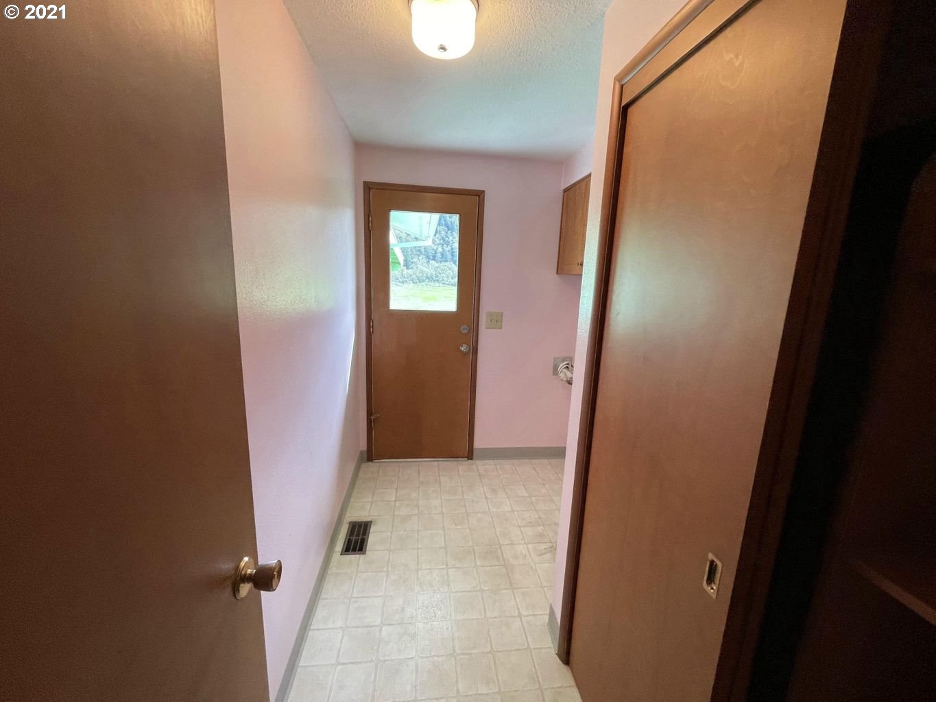 8155 Kilchis River Road Tillamook, OR 97141 - Photo 17 of 32 Gallery Image 17