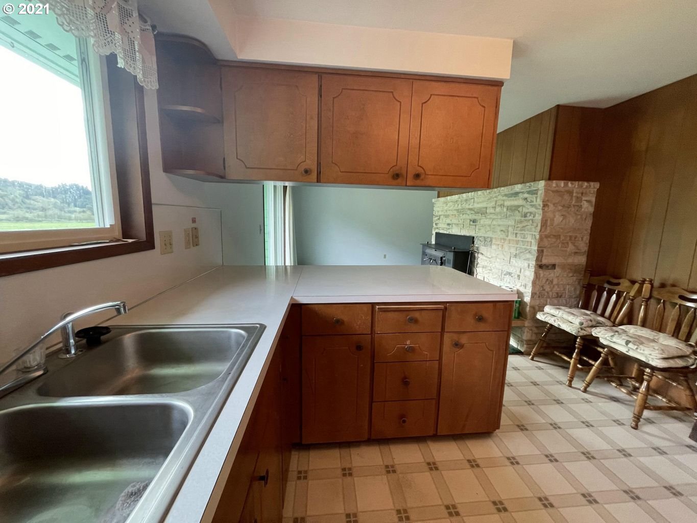 8155 Kilchis River Road Tillamook, OR 97141 - Photo 5 of 32 Gallery Image 5