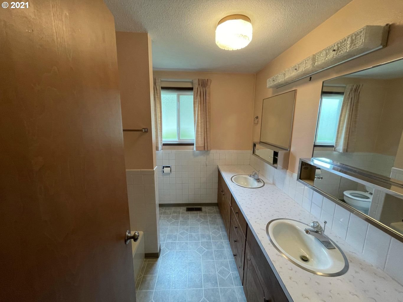 8155 Kilchis River Road Tillamook, OR 97141 - Photo 6 of 32 Gallery Image 6