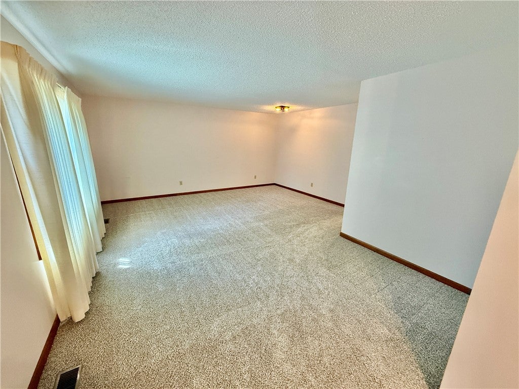 1520 Highland Place Decatur, IL 62526 - Photo 3 of 23 Gallery Image 3