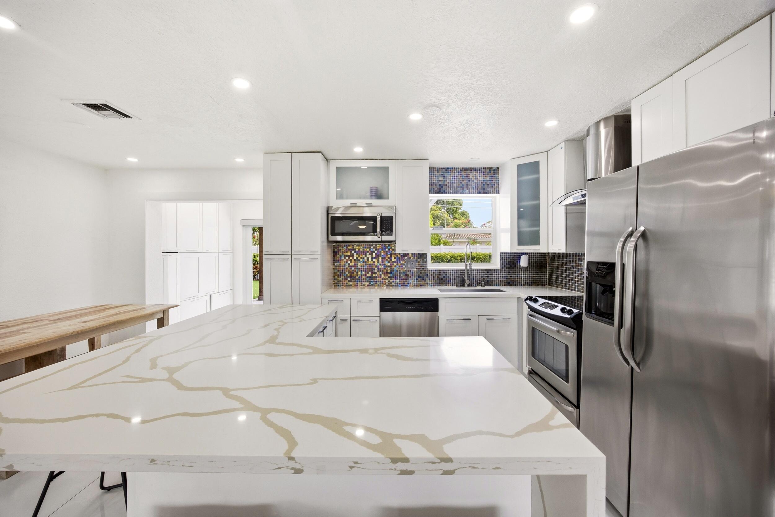 817 Southeast 16th Street Deerfield Beach, FL 33441 - Photo 14 of 55 15_453a9442