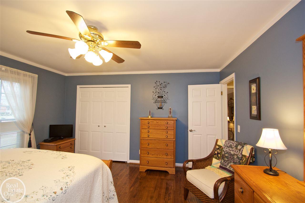 974 North Renaud Road Grosse Pointe, MI 48236 - Photo 34 of 50 31340709-33.JPG