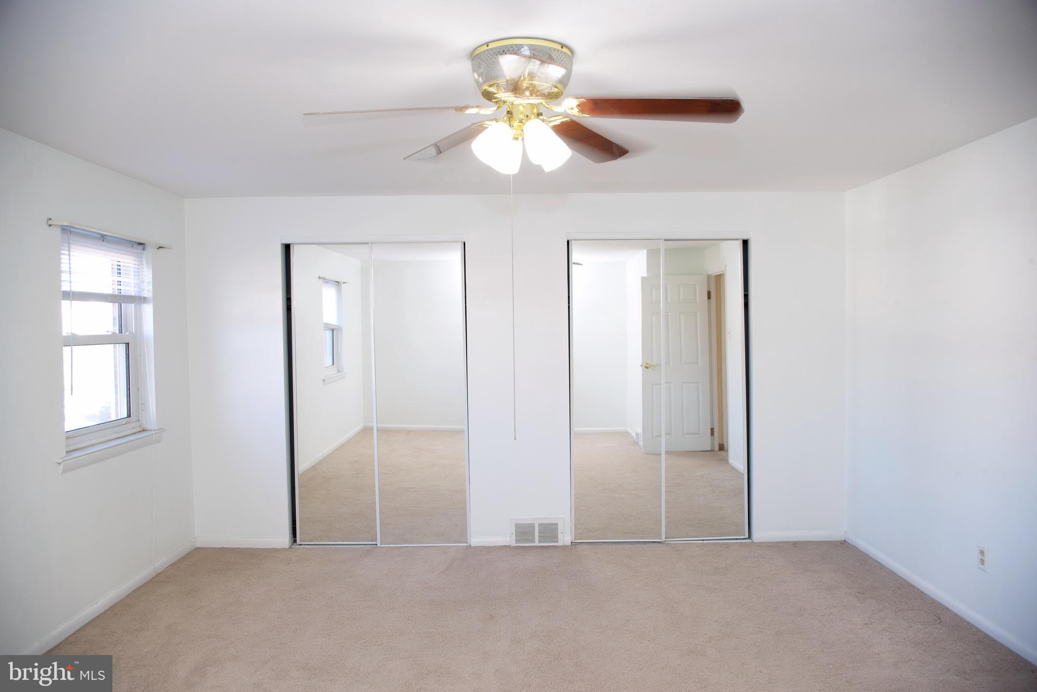 12425 Dunks Ferry Road Philadelphia, PA 19154 - Photo 14 of 26 Main bedroom double wide close