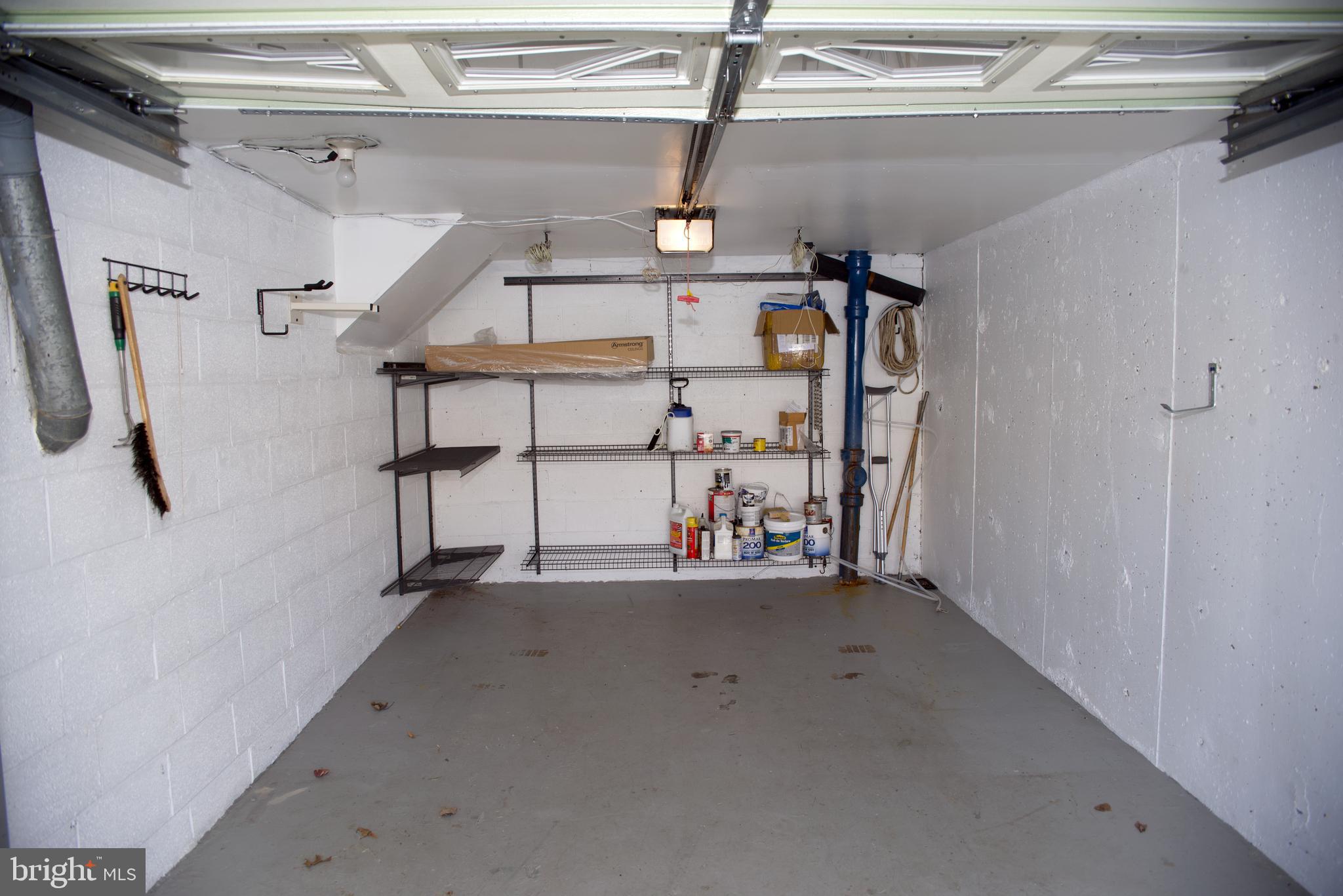 12425 Dunks Ferry Road Philadelphia, PA 19154 - Photo 22 of 26 Garage