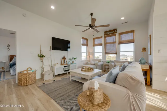 $800,000 | 824 Windswept Court, Corolla, NC 27927