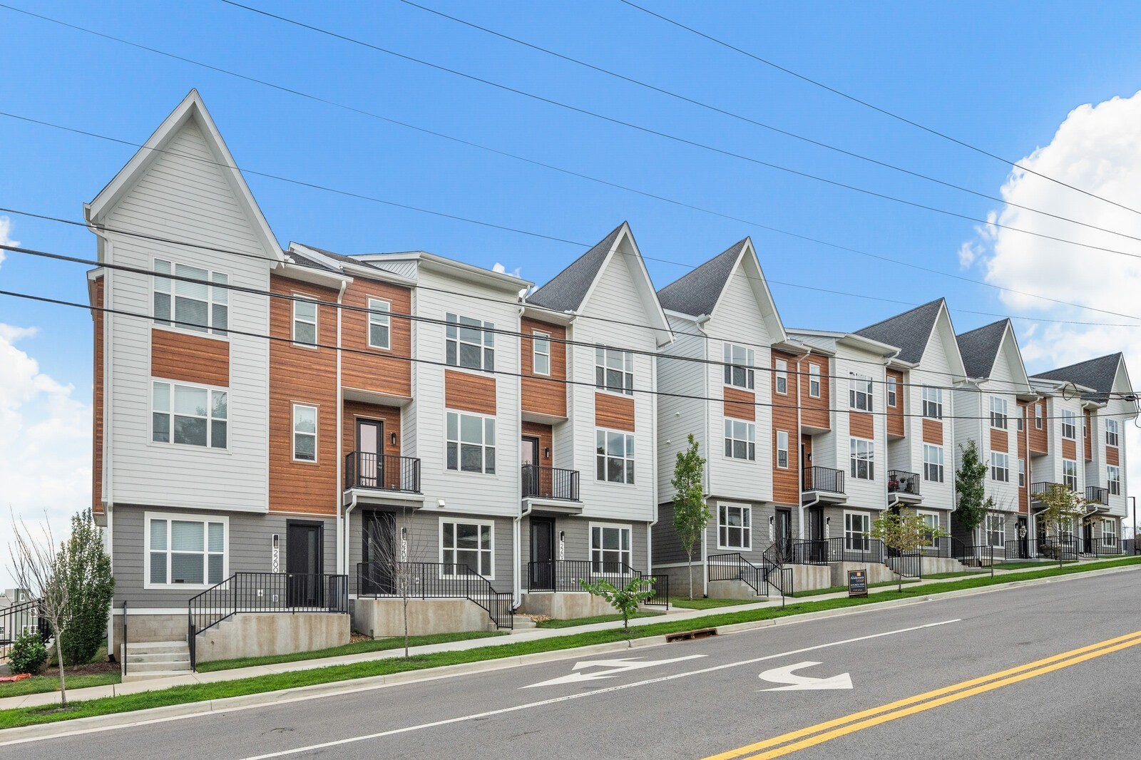 2202 Old Matthews Road Nashville, TN 37207 - Photo 2 of 46