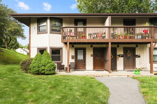 $299,999 | 2 Hampton Court, Unit A, Yorktown Heights, NY 10598