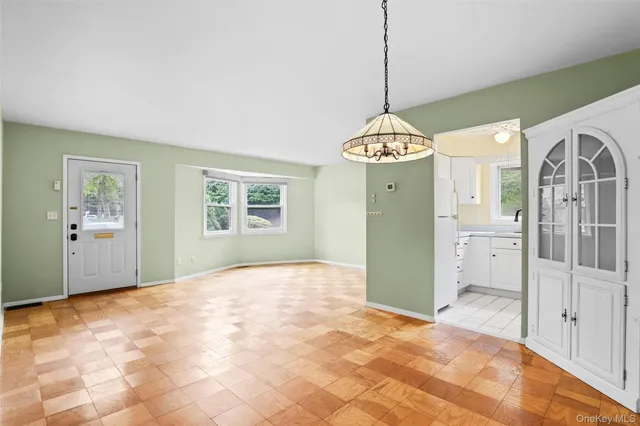 $299,999 | 2 Hampton Court, Unit A, Yorktown Heights, NY 10598