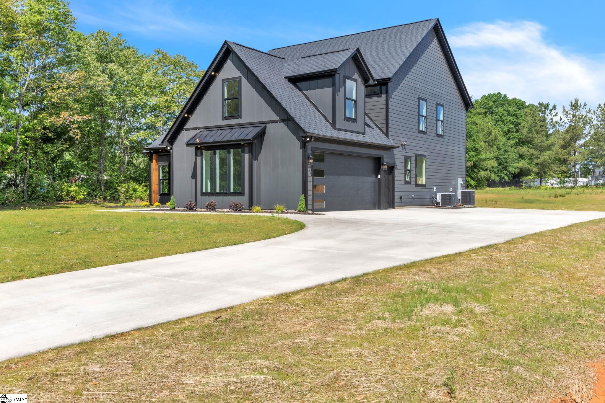 150 Babb Road Campobello, SC 29322 - Photo 3 of 33