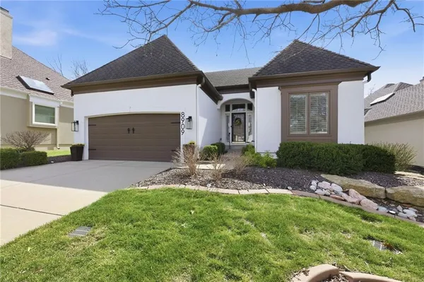 $585,000 | 8909 142nd Court, Overland Park, KS 66221