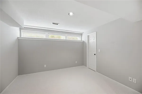 $585,000 | 8909 142nd Court, Overland Park, KS 66221