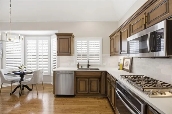 $585,000 | 8909 142nd Court, Overland Park, KS 66221