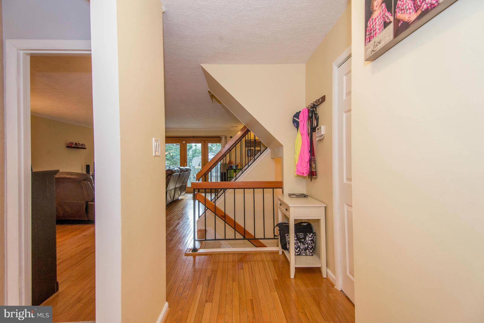 8754 Ridge Hollow Court Springfield, VA 22152 - Photo 2 of 29 Interior (General)