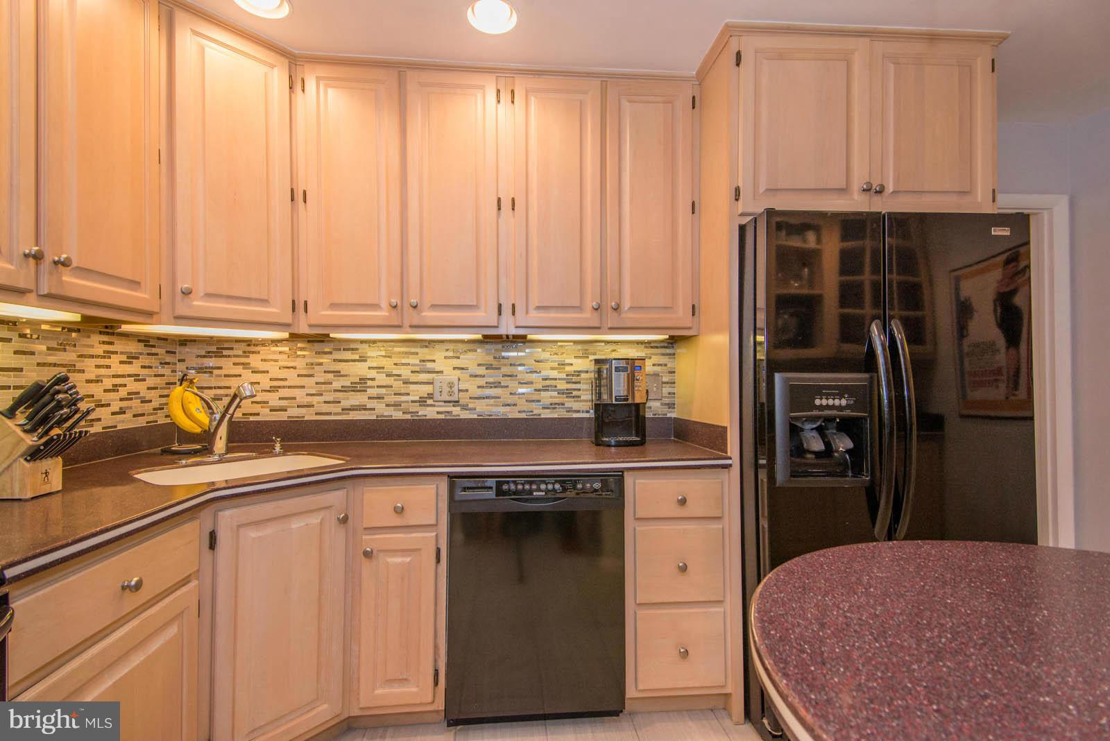 8754 Ridge Hollow Court Springfield, VA 22152 - Photo 7 of 29 Kitchen
