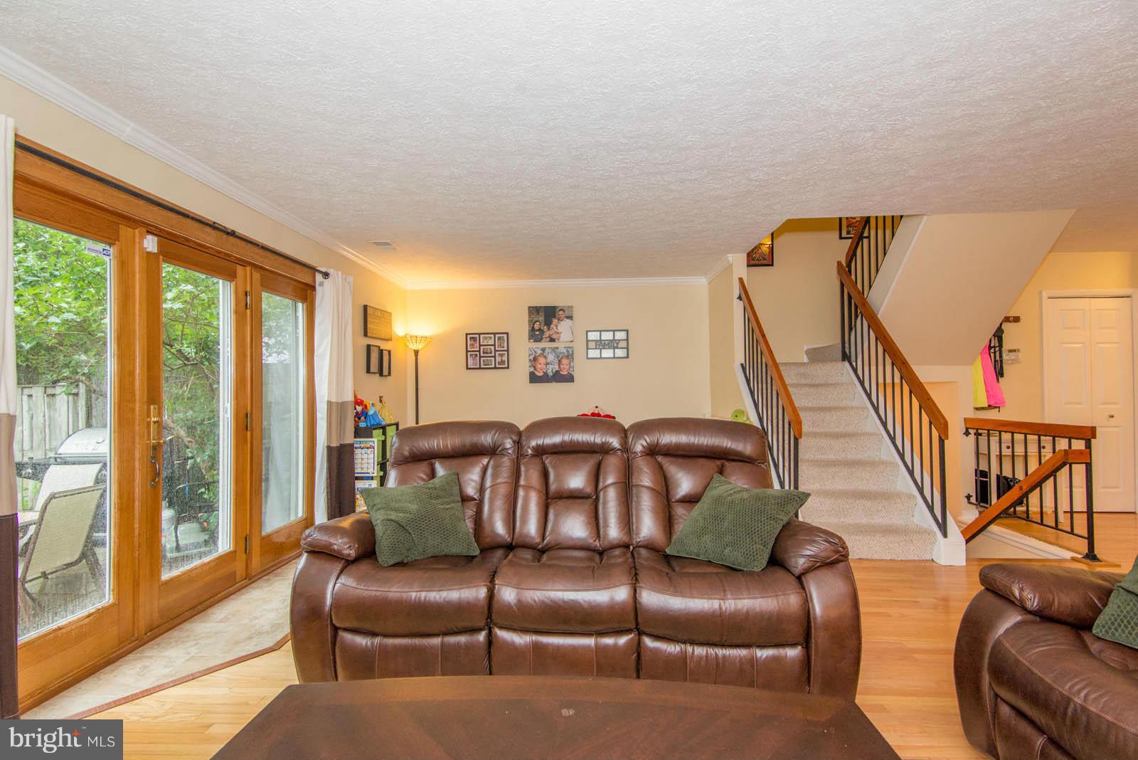 8754 Ridge Hollow Court Springfield, VA 22152 - Photo 10 of 29 Living Room