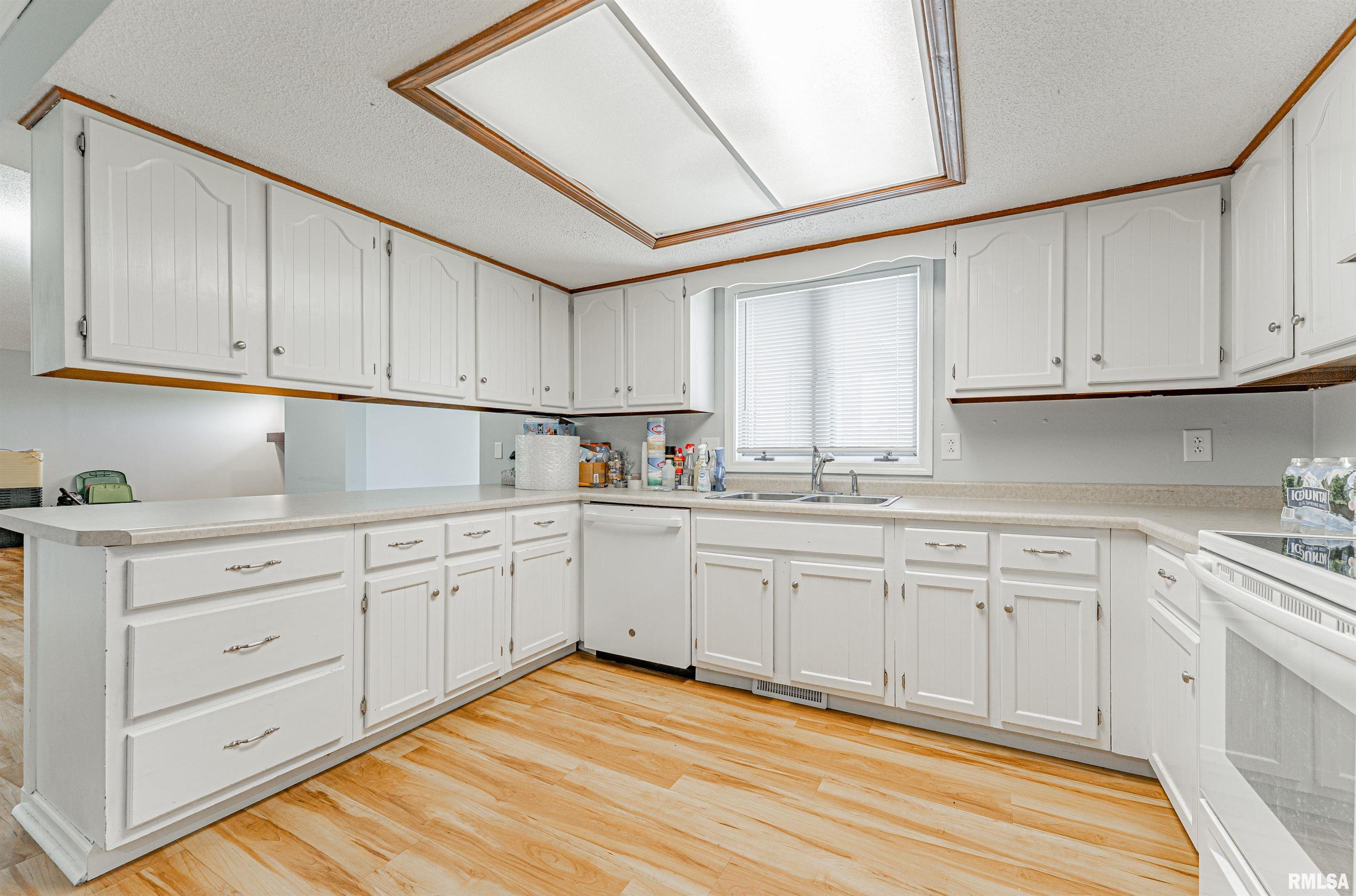 5 Lamplighter Circle Mount Pulaski, IL 62548 - Photo 12 of 29