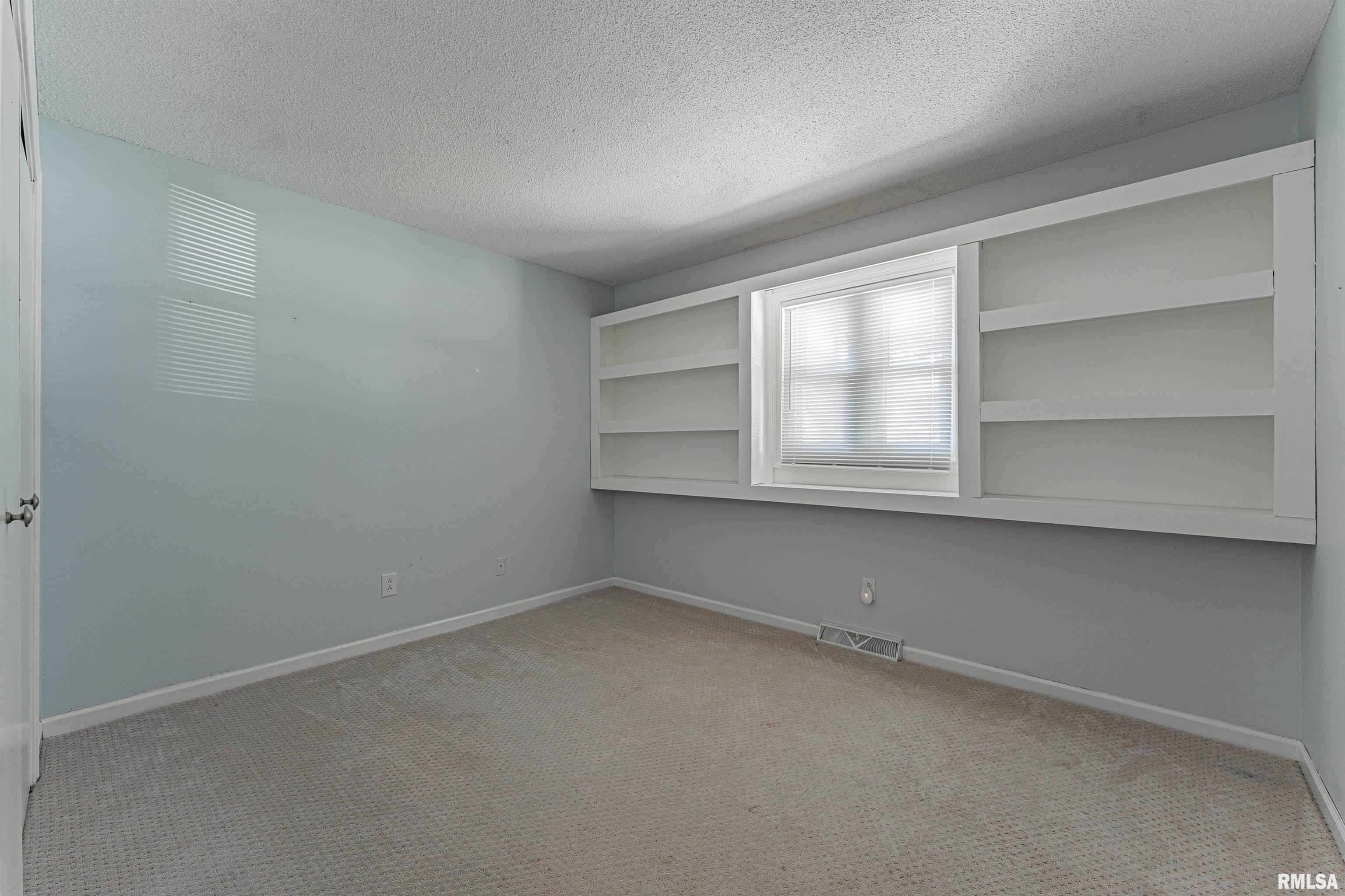 5 Lamplighter Circle Mount Pulaski, IL 62548 - Photo 22 of 29