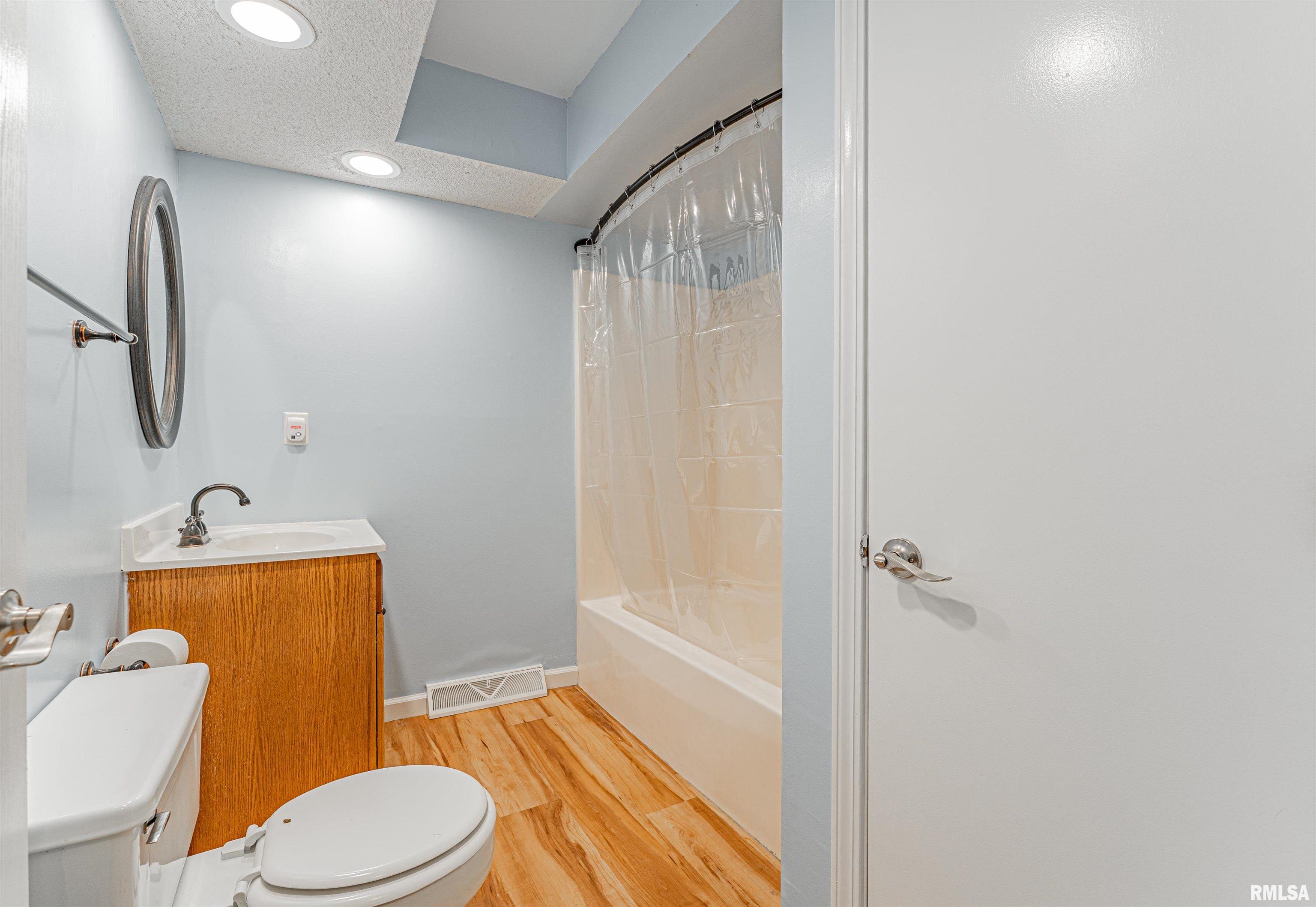 5 Lamplighter Circle Mount Pulaski, IL 62548 - Photo 24 of 29