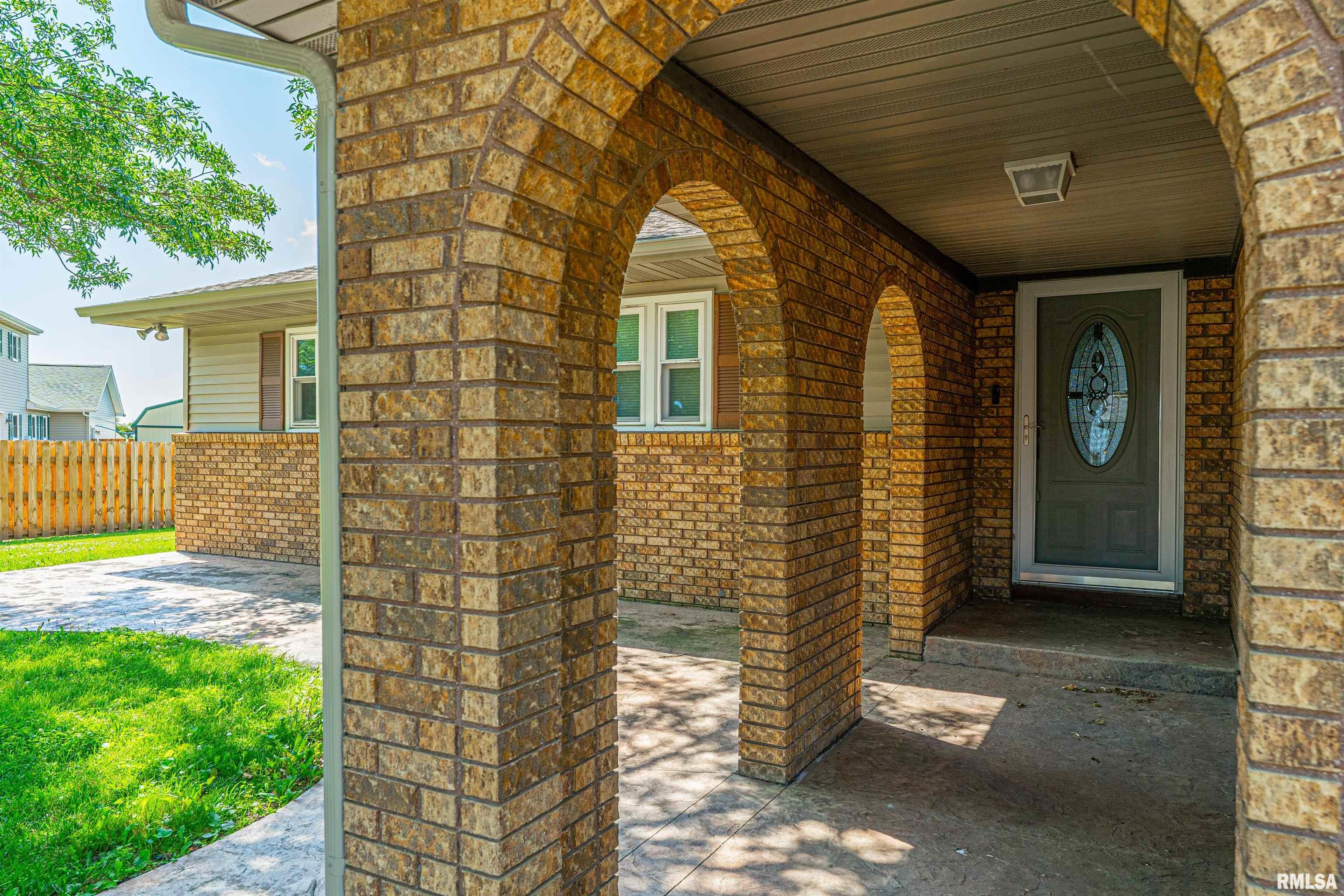 5 Lamplighter Circle Mount Pulaski, IL 62548 - Photo 5 of 29