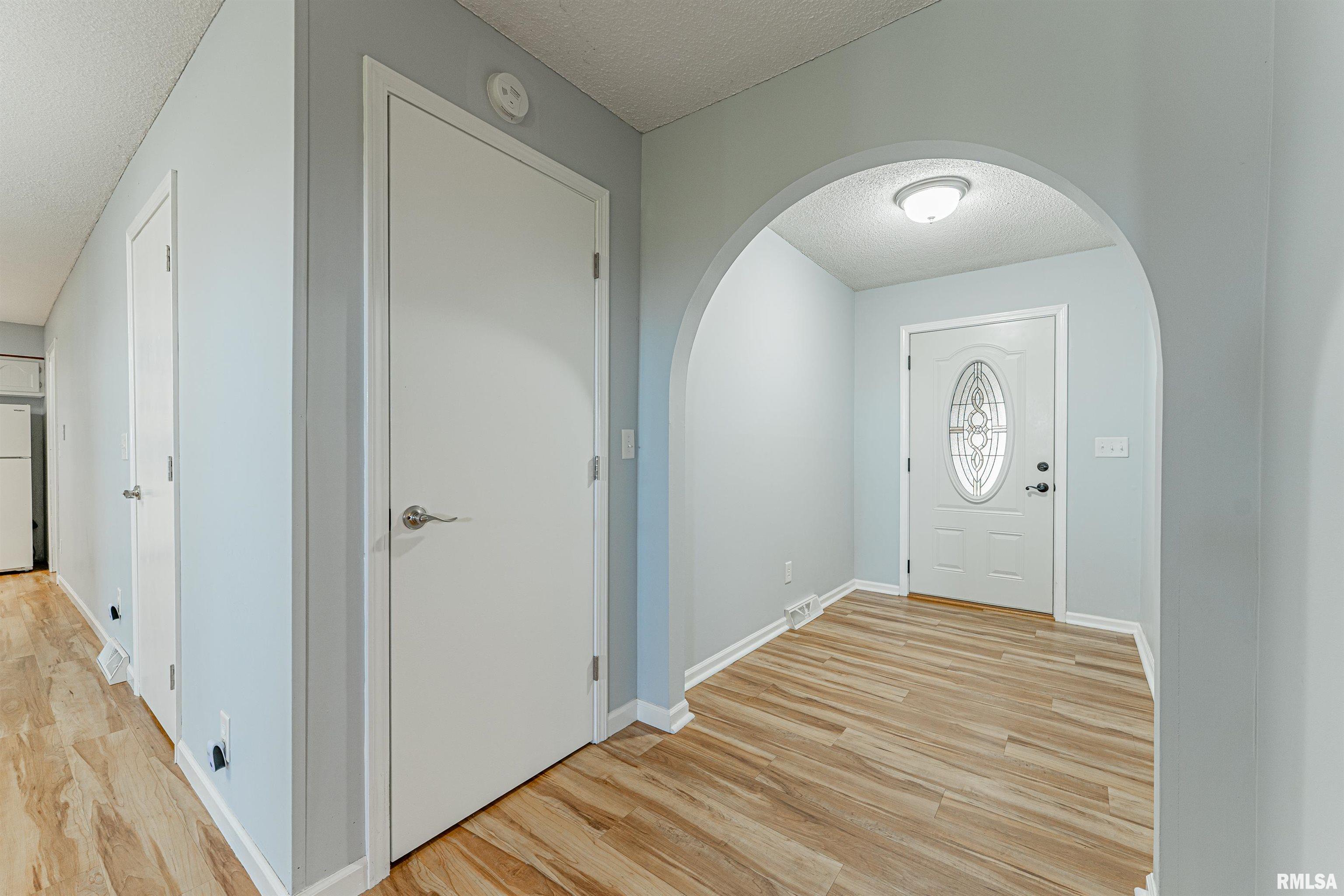 5 Lamplighter Circle Mount Pulaski, IL 62548 - Photo 7 of 29