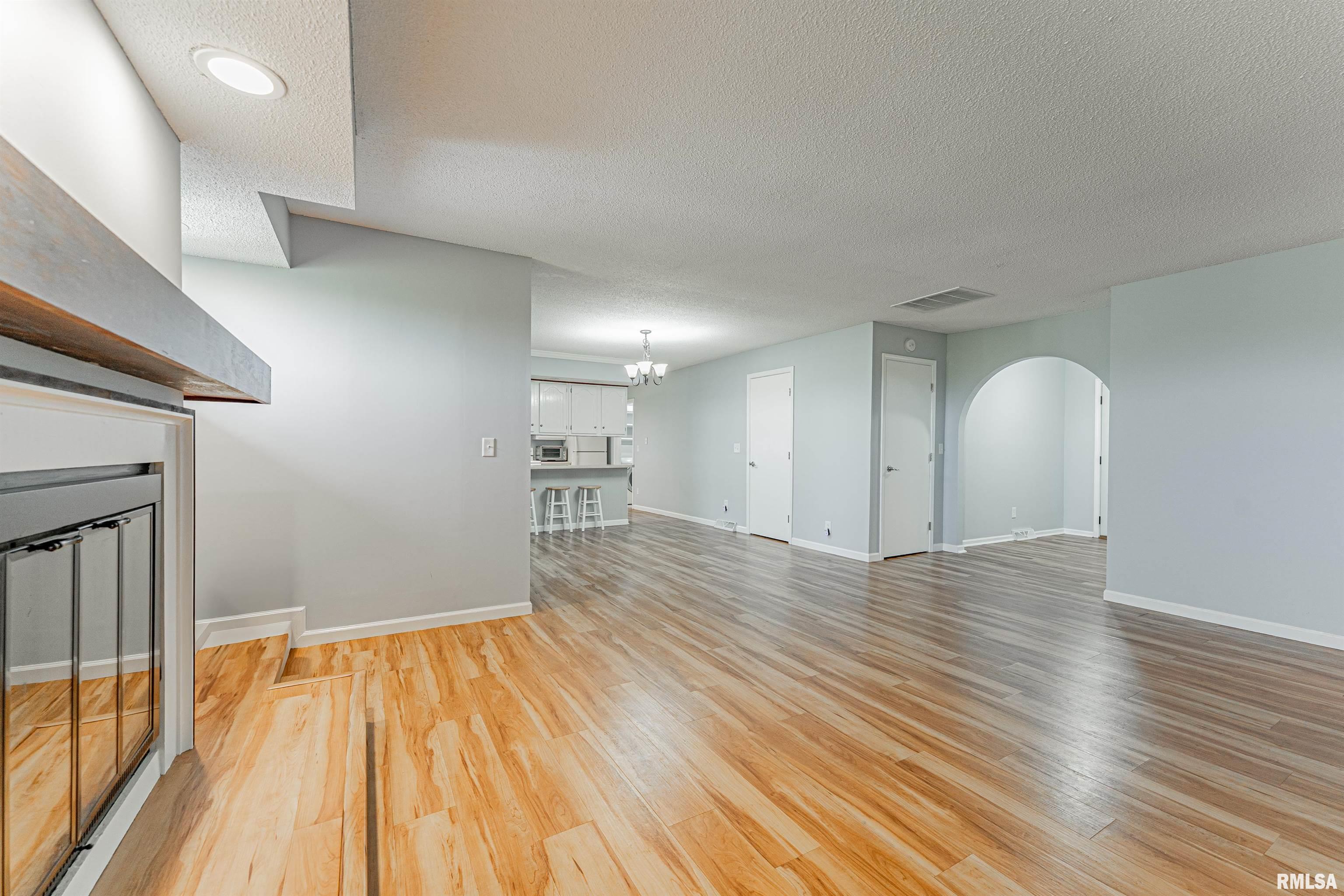 5 Lamplighter Circle Mount Pulaski, IL 62548 - Photo 9 of 29