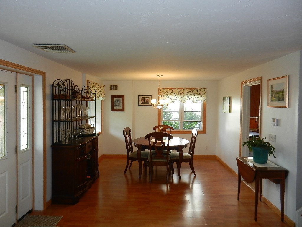 61 Nimitz Road East Providence, RI 02916 - Photo 4 of 40 Gallery Image 4
