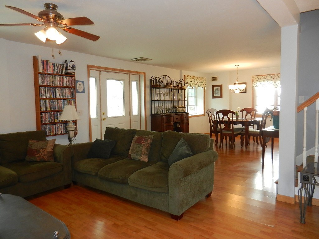 61 Nimitz Road East Providence, RI 02916 - Photo 8 of 40 Gallery Image 8