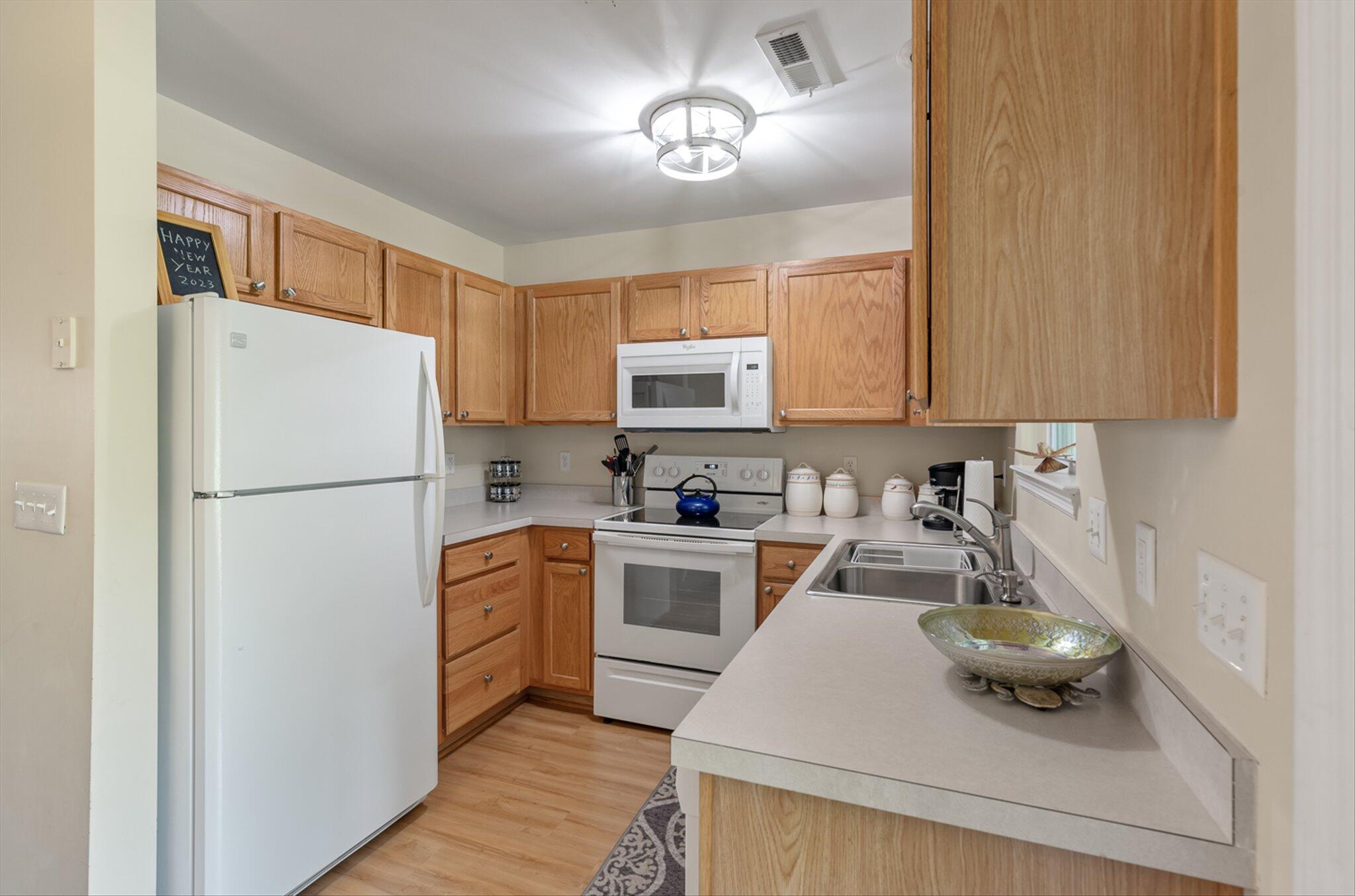 421 Doane Way Wando, SC 29492 - Photo 10 of 30 10-421 Doane-7