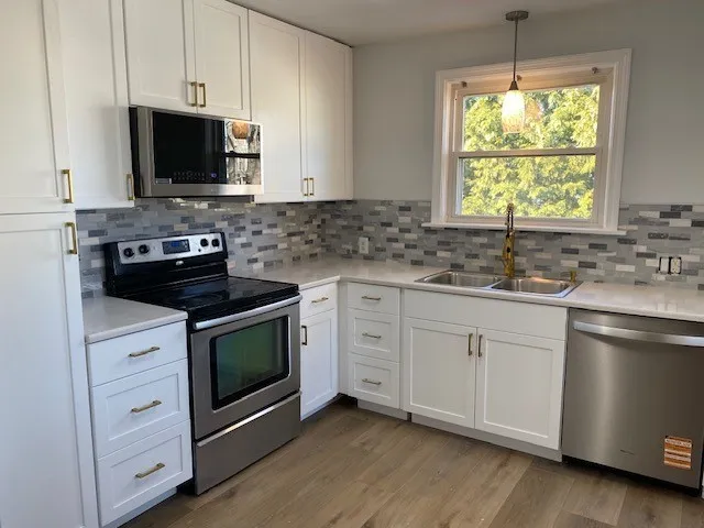 $2,500 | 203 Laurens Street, Cranston, RI 02910