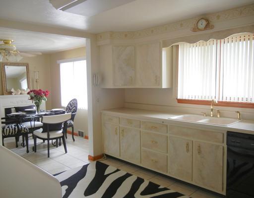 155 Country Lane Road Butler, PA 16001 - Photo 4 of 16 Kitchen. View from the kitchen leading into the dining room