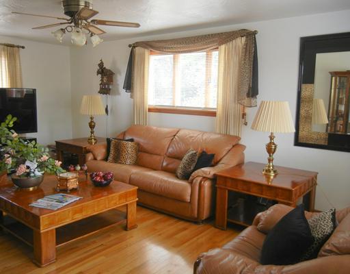 155 Country Lane Road Butler, PA 16001 - Photo 6 of 16 Living Room. 20x12 Spacious lving space with hardwood floors