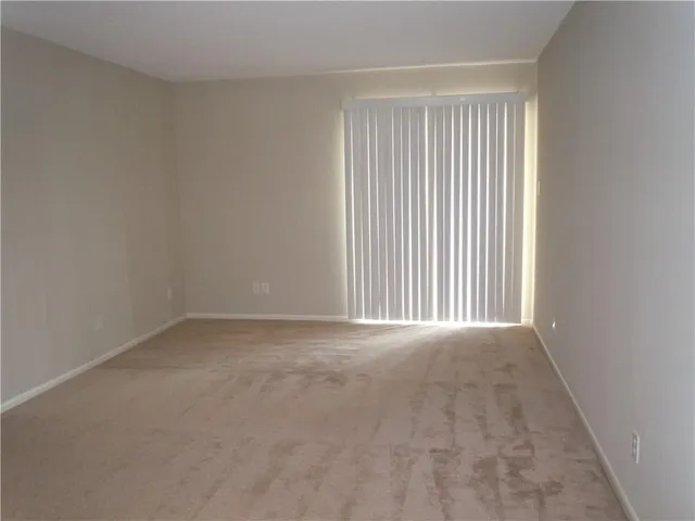 $1,600 | 1309 Carrollton Avenue, Unit 106, Metairie, LA 70005