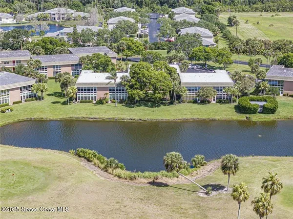$1,400 | 35 Vista Gdns Trail, Unit 205, Vero Beach, FL 32962