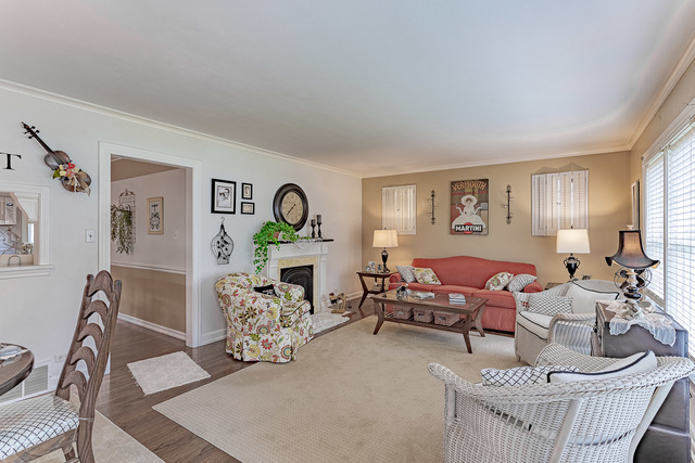 320 North Walnut Street Itasca, IL 60143 - Photo 4 of 33