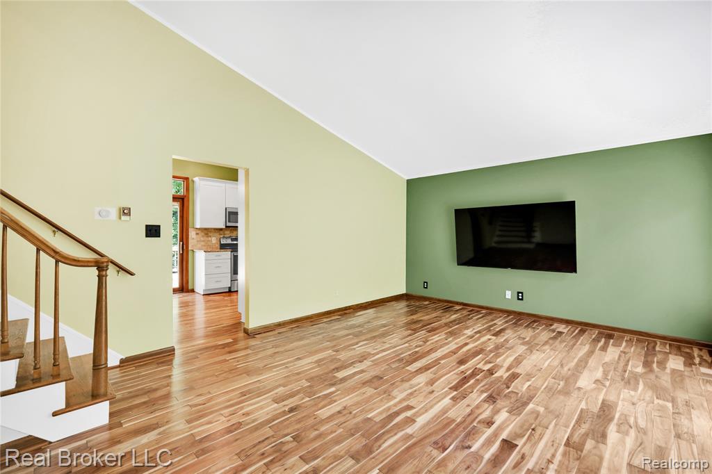1620 Perry Lake Road Ortonville, MI 48462 - Photo 2 of 39 Gallery Image 2