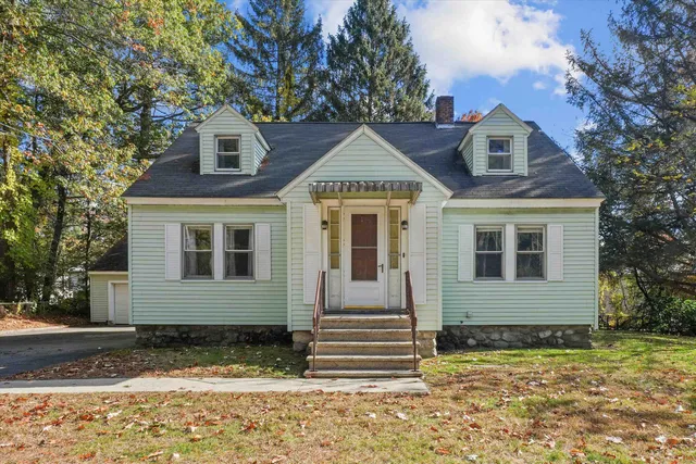 $465,000 | 293 Lawrence Road, Salem, NH 03079