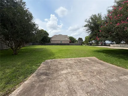 $385,000 | 9002 Cliffwood Drive, Houston, TX 77096