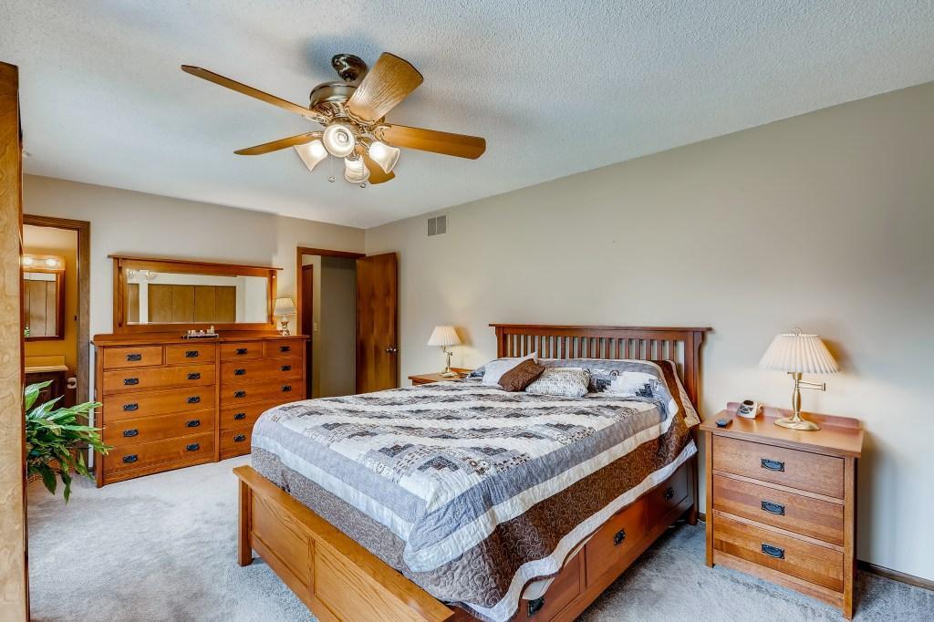 10325 Virginia Road Bloomington, MN 55438 - Photo 15 of 28