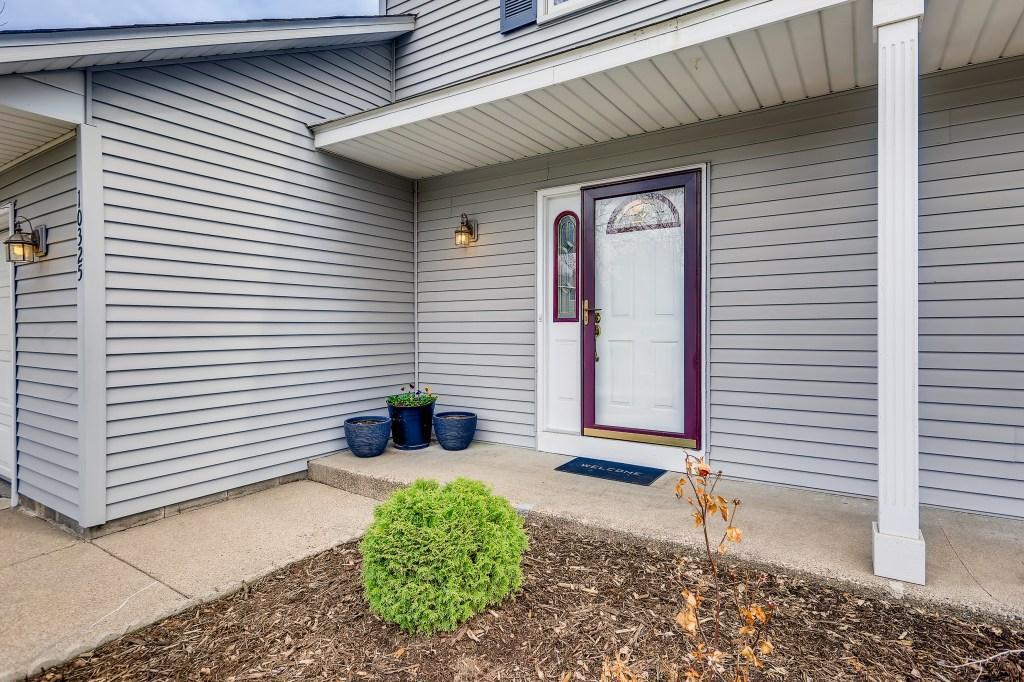 10325 Virginia Road Bloomington, MN 55438 - Photo 3 of 28